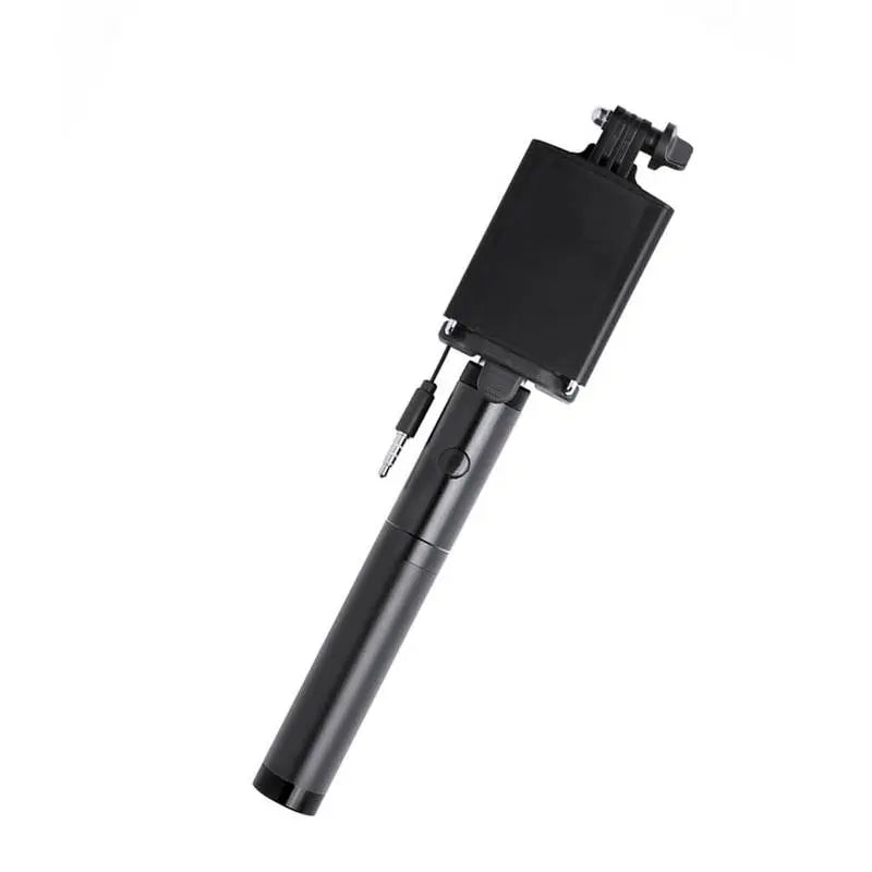 POWERDO Powerbank & Selfie Stick - Portable Solution in sleek black design. Ideal for travel tech lovers needing power and photo convenience.