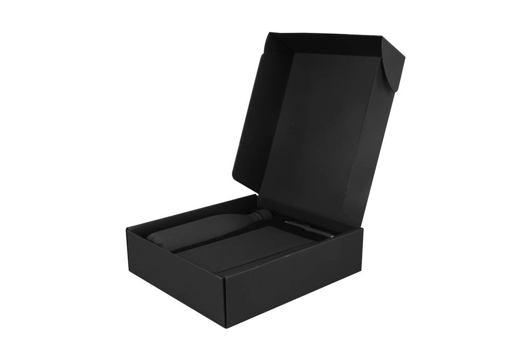 Black Corporate Gift Set - Stylish Bottle, Notebook, and Pen in a matte black box, perfect for executive and client gifting.