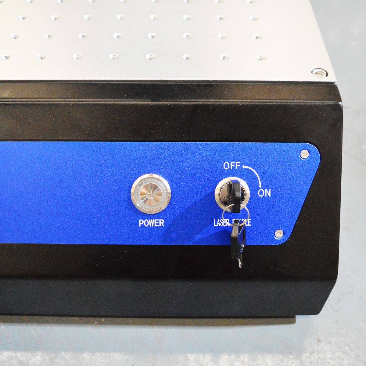 avalaser laser engraving machine control panel with power switch and laser mode selector for easy operation and safety management.